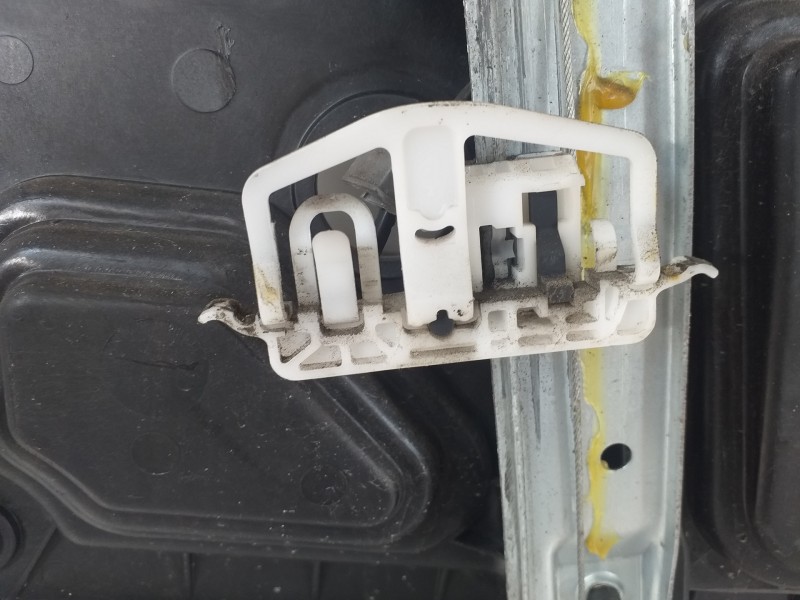 Recambio de elevalunas delantero derecho para ford fiesta (cbk) ambiente referencia OEM IAM 6S61B203A28KL 2S51B045H16A 2S5114553