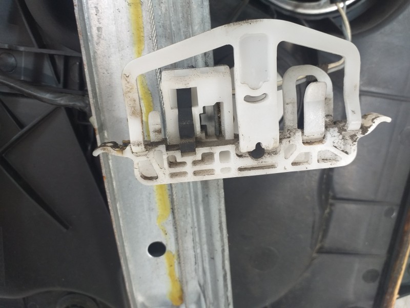 Recambio de elevalunas delantero derecho para ford fiesta (cbk) ambiente referencia OEM IAM 6S61B203A28KL 2S51B045H16A 2S5114553