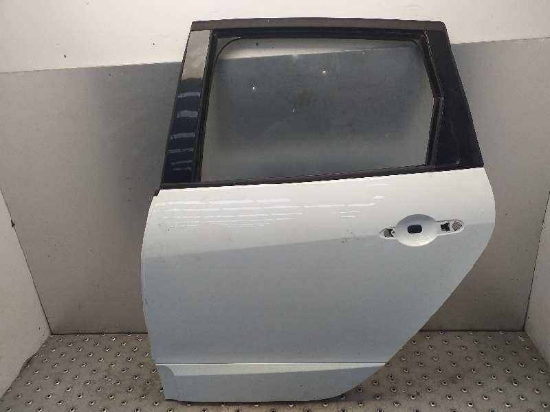 Recambio de puerta trasera izquierda para renault scenic iii emotion referencia OEM IAM   