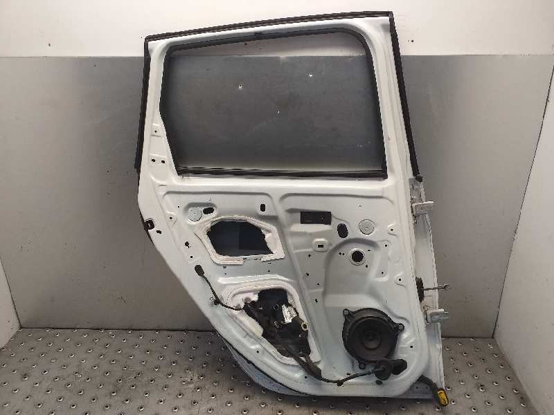 Recambio de puerta trasera izquierda para renault scenic iii emotion referencia OEM IAM   