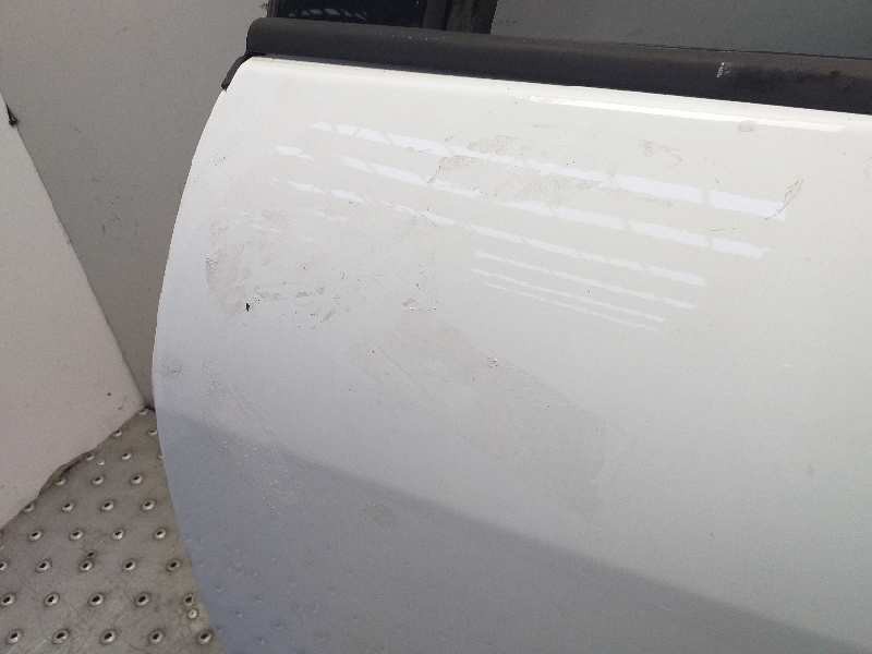 Recambio de puerta trasera izquierda para renault scenic iii emotion referencia OEM IAM   