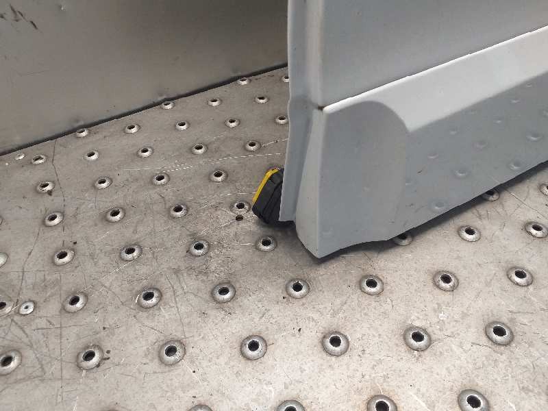 Recambio de puerta trasera izquierda para renault scenic iii emotion referencia OEM IAM   