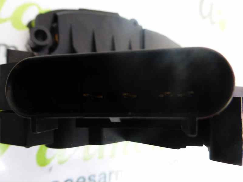 Recambio de cerradura puerta trasera derecha para ford fiesta (cb1) trend referencia OEM IAM 8A6AA26412AG  