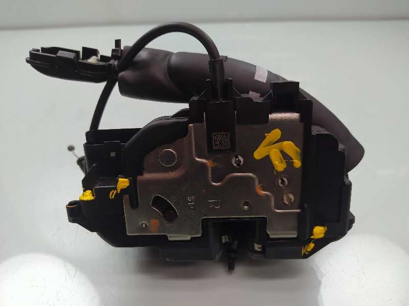 Recambio de cerradura puerta trasera derecha para renault scenic iii emotion referencia OEM IAM 825020033R  