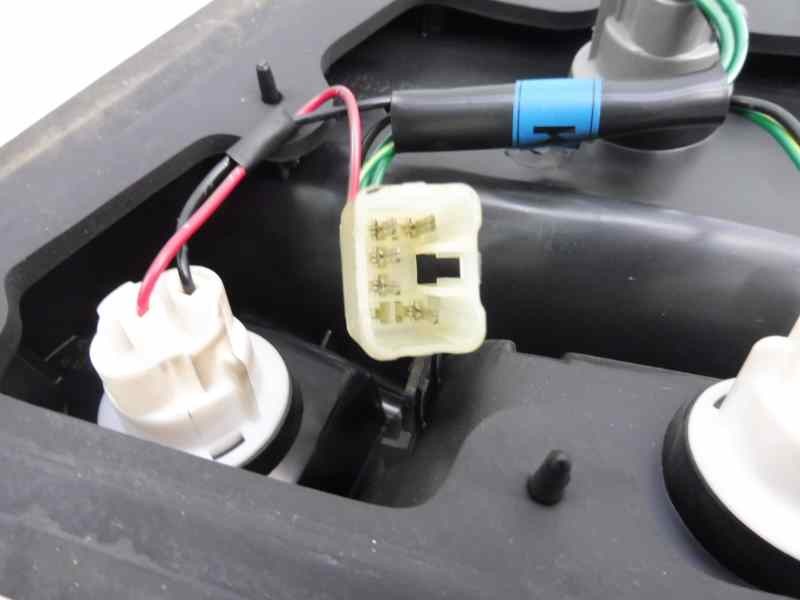 Recambio de piloto trasero izquierdo para hyundai accent (lc) 1.3 cat referencia OEM IAM 9240125220  