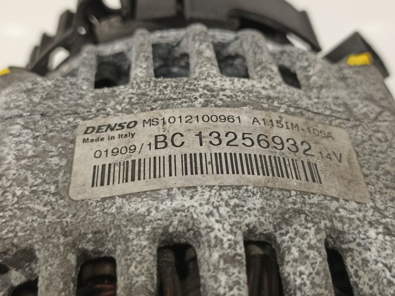 Recambio de alternador para opel corsa d essentia referencia OEM IAM 13256932  