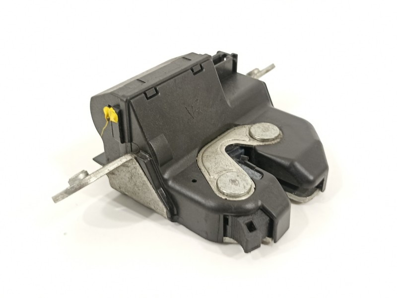 Recambio de cerradura maletero / porton para opel corsa d essentia referencia OEM IAM 13317445  