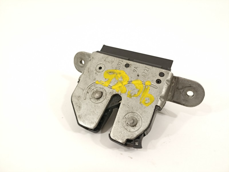 Recambio de cerradura maletero / porton para opel corsa d essentia referencia OEM IAM 13317445  