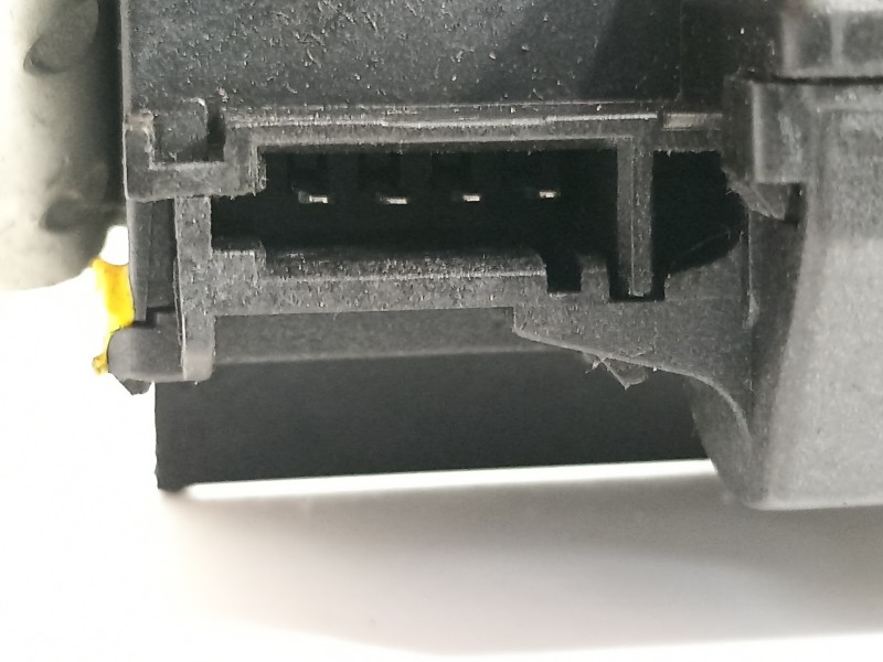 Recambio de cerradura maletero / porton para opel corsa d essentia referencia OEM IAM 13317445  