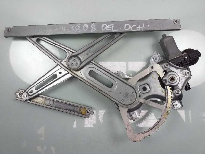 Recambio de elevalunas delantero derecho para toyota yaris active referencia OEM IAM 857100D100 973582100 AV2621002330