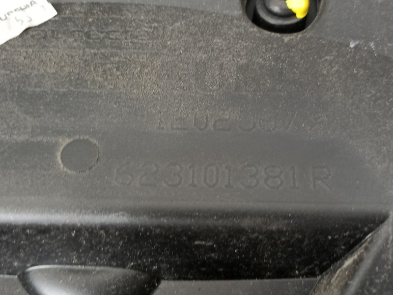 Recambio de rejilla delantera para renault kangoo profesional referencia OEM IAM 623101381R  