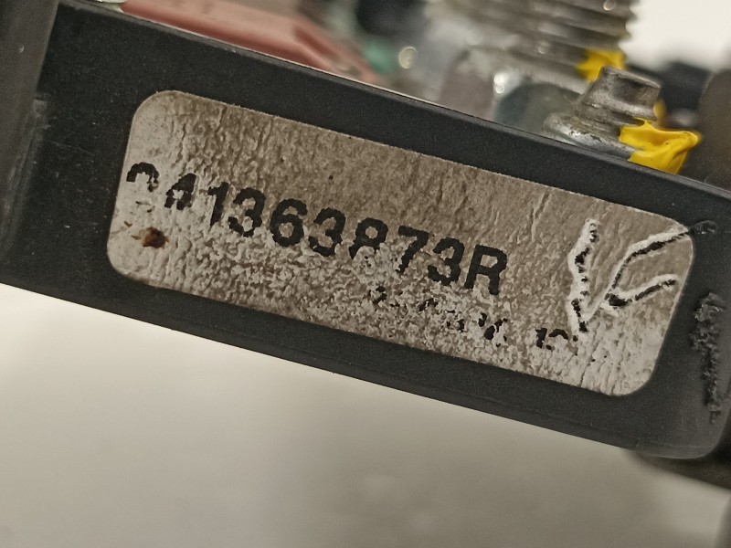 Recambio de caja reles / fusibles para renault kangoo profesional referencia OEM IAM 241363873R  