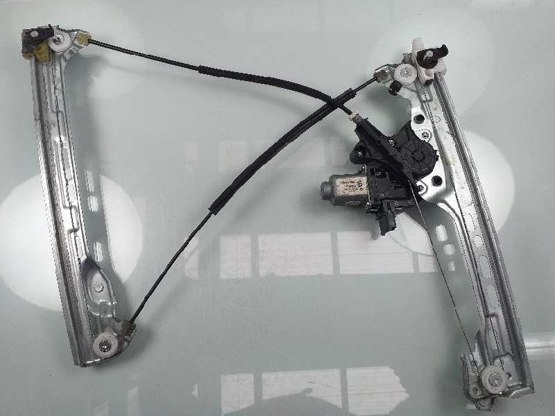 Recambio de elevalunas delantero derecho para renault megane iv berlina 5p zen referencia OEM IAM 807206746R  