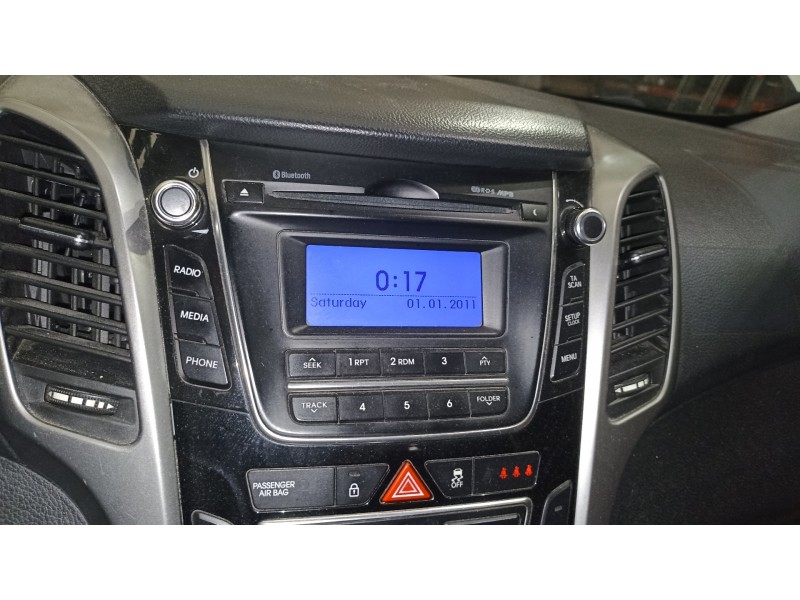 Recambio de sistema audio / radio cd para hyundai i30 (gd) style referencia OEM IAM 96170A6210GU  
