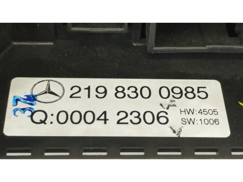 Recambio de mando climatizador para mercedes-benz clase cls (w219) 320 cdi (219.322) referencia OEM IAM 2198300985  