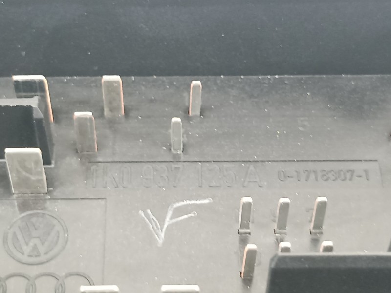 Recambio de caja reles / fusibles para audi a3 (8p) 2.0 tdi ambiente referencia OEM IAM 1K0937125A  