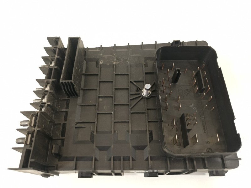 Recambio de caja reles / fusibles para audi a3 (8p) 2.0 tdi ambiente referencia OEM IAM 1K0937125A  