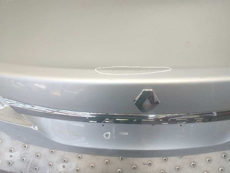 Recambio de porton trasero para renault latitude privilege referencia OEM IAM 901002987R  