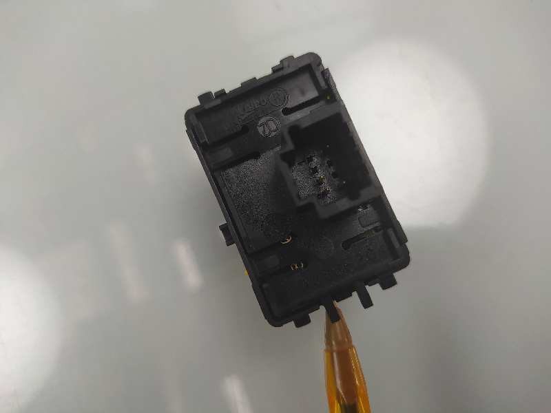 Recambio de mando elevalunas trasero izquierdo para renault latitude privilege referencia OEM IAM 254010003R  