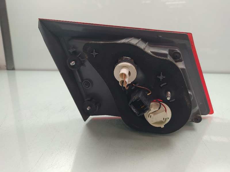 Recambio de piloto trasero derecho en porton para renault latitude privilege referencia OEM IAM 265500030R  