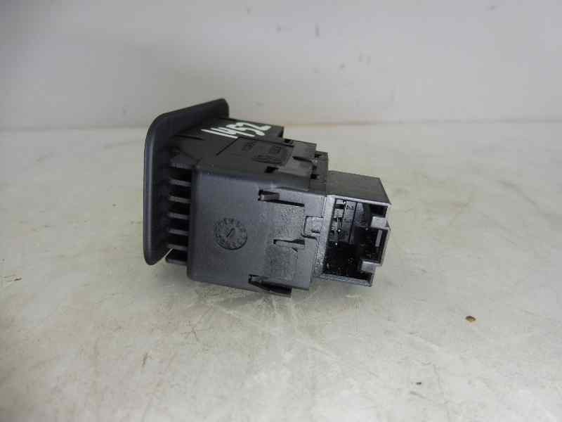 Recambio de mando elevalunas trasero izquierdo para volkswagen golf vii lim. (bq1) comfortline referencia OEM IAM 5G0868345  