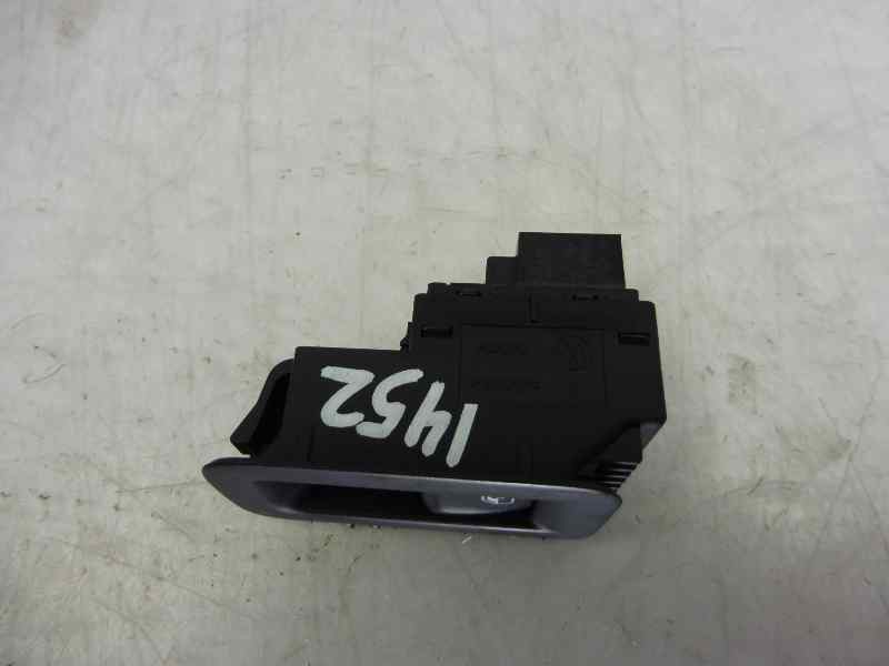 Recambio de mando elevalunas trasero izquierdo para volkswagen golf vii lim. (bq1) comfortline referencia OEM IAM 5G0868345  