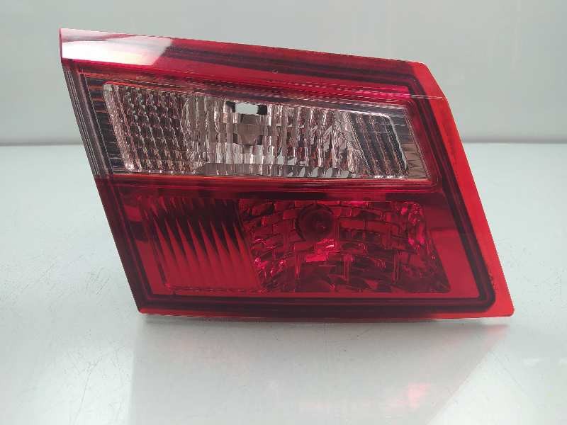 Recambio de piloto trasero izquierdo en porton para renault latitude privilege referencia OEM IAM 8200013577  