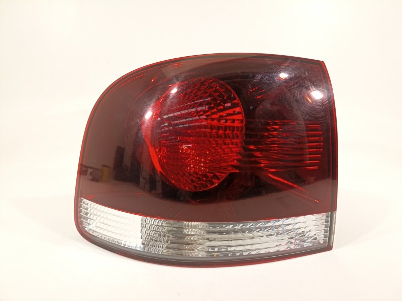 Recambio de piloto trasero izquierdo para volkswagen touareg (7l6) v6 tdi individual referencia OEM IAM 7L6945095R  