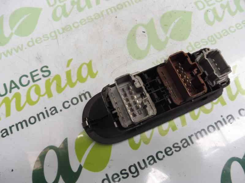 Recambio de mando elevalunas delantero izquierdo para renault scenic ii grand luxe dynamique referencia OEM IAM 156018070  