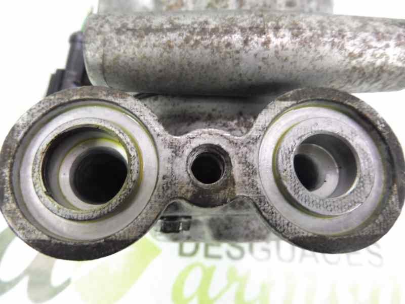 Recambio de compresor aire acondicionado para ford fiesta (cbk) ambiente referencia OEM IAM 2S6119D629AE  