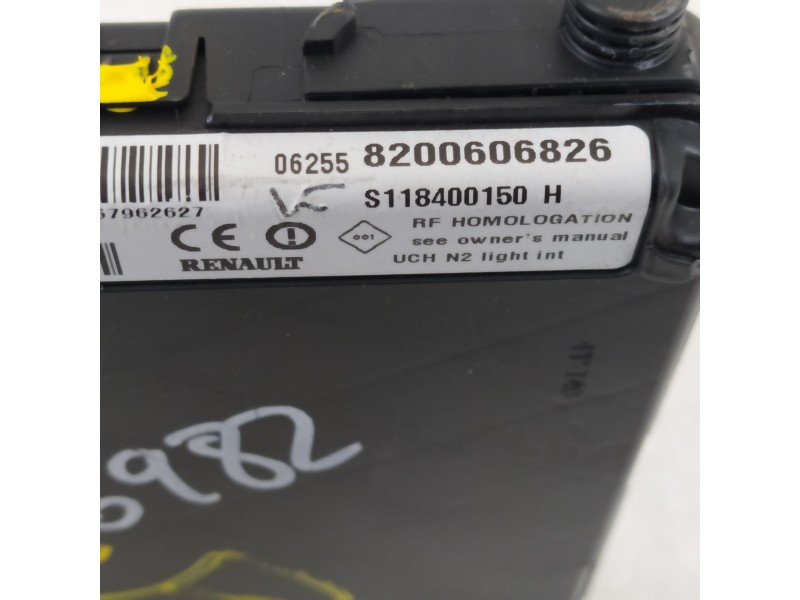 Recambio de modulo electronico para renault megane ii classic berlina expression referencia OEM IAM 8200606826  
