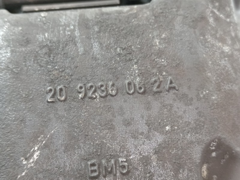 Recambio de pinza freno delantera derecha para volkswagen touareg (7l6) v6 tdi individual referencia OEM IAM 7L6615150A 20923606