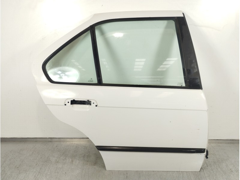 Recambio de puerta trasera derecha para bmw serie 3 berlina (e36) 318i referencia OEM IAM   