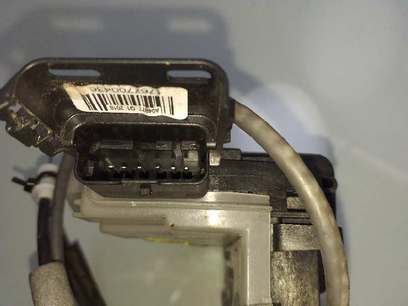 Recambio de cerradura puerta trasera derecha para citroën c3 elle referencia OEM IAM 123984  