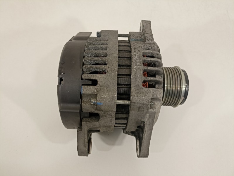 Recambio de alternador para opel zafira b enjoy plus referencia OEM IAM 8400157  
