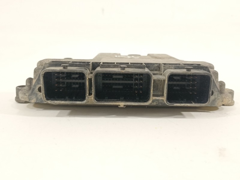 Recambio de centralita motor uce para ford focus berlina (cap) ambiente (d) referencia OEM IAM 6M5112A650NB 0281011701 