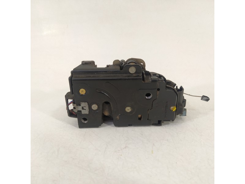 Recambio de cerradura puerta delantera izquierda para volkswagen caddy ka/kb (2k) kombi referencia OEM IAM 3D1837015  