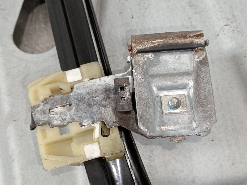 Recambio de elevalunas delantero derecho para volkswagen caddy ka/kb (2k) maxi furg. referencia OEM IAM 1T0837756L 1K0959792 