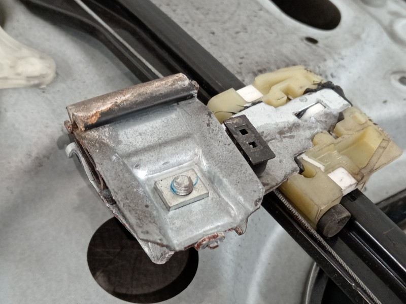 Recambio de elevalunas delantero derecho para volkswagen caddy ka/kb (2k) maxi furg. referencia OEM IAM 1T0837756L 1K0959792 