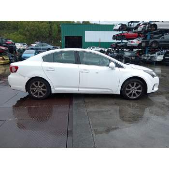 TOYOTA AVENSIS SEDÁN (_T27_)