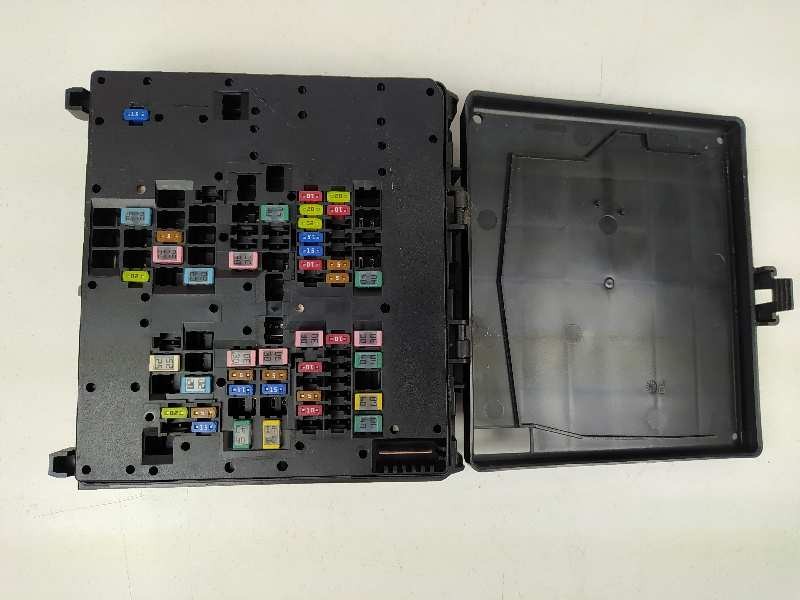 Recambio de caja reles / fusibles para ford fiesta (ce1) cool&connect referencia OEM IAM H1BT14D068AG 9690933180 