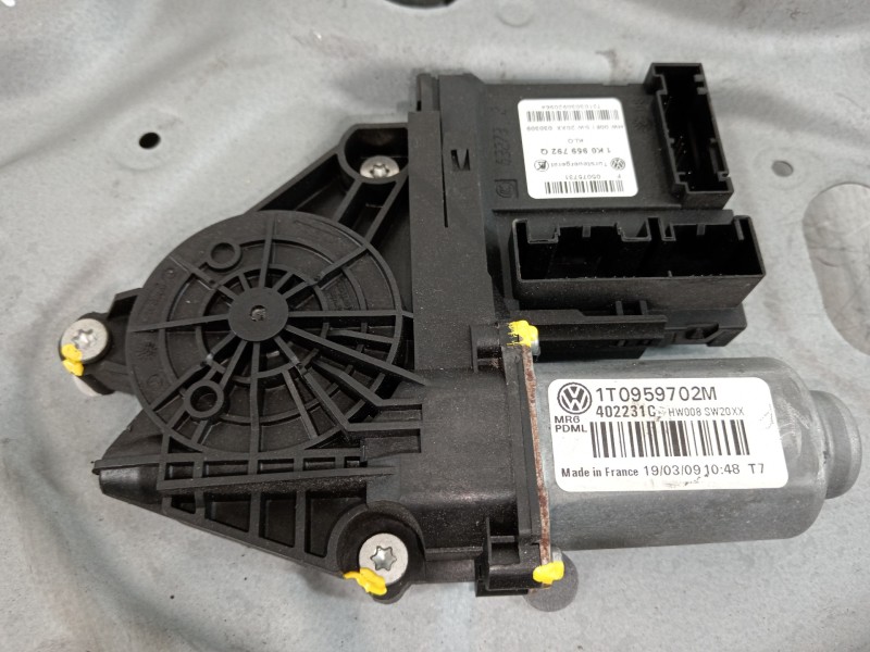 Recambio de elevalunas delantero derecho para volkswagen caddy ka/kb (2k) maxi furg. referencia OEM IAM 1T0837756L 1K0959792 