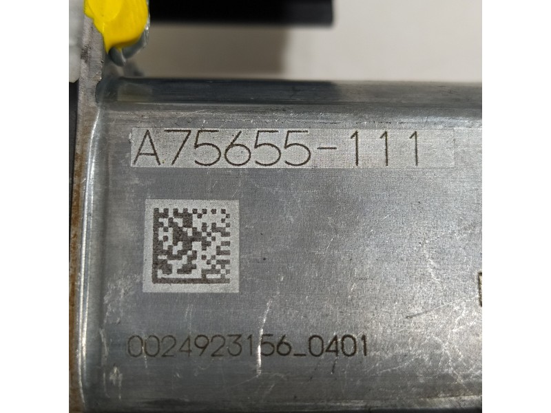 Recambio de motor elevalunas delantero derecho para ford fiesta (ce1) cool&connect referencia OEM IAM A75655111  