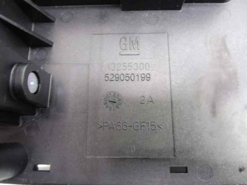 Recambio de caja reles / fusibles para opel insignia berlina excellence referencia OEM IAM 529050199  