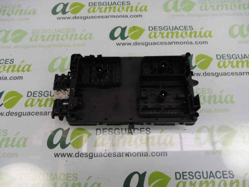 Recambio de caja reles / fusibles para opel insignia berlina excellence referencia OEM IAM 529050199  