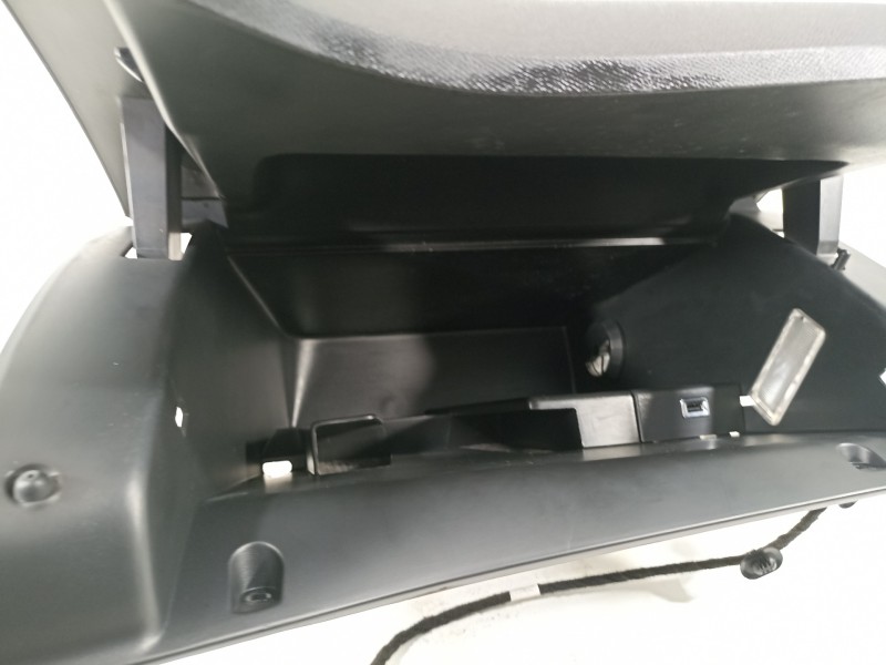 Recambio de guantera para peugeot 308 sw active referencia OEM IAM 9677995177  