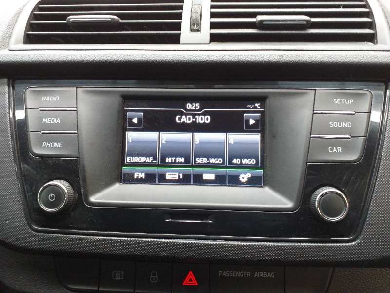 Recambio de sistema audio / radio cd para skoda fabia ambition referencia OEM IAM 6V0035871B  