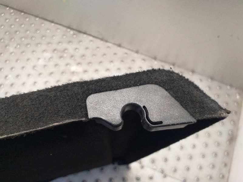 Recambio de bandeja trasera para skoda fabia ambition referencia OEM IAM 6V6867769K  