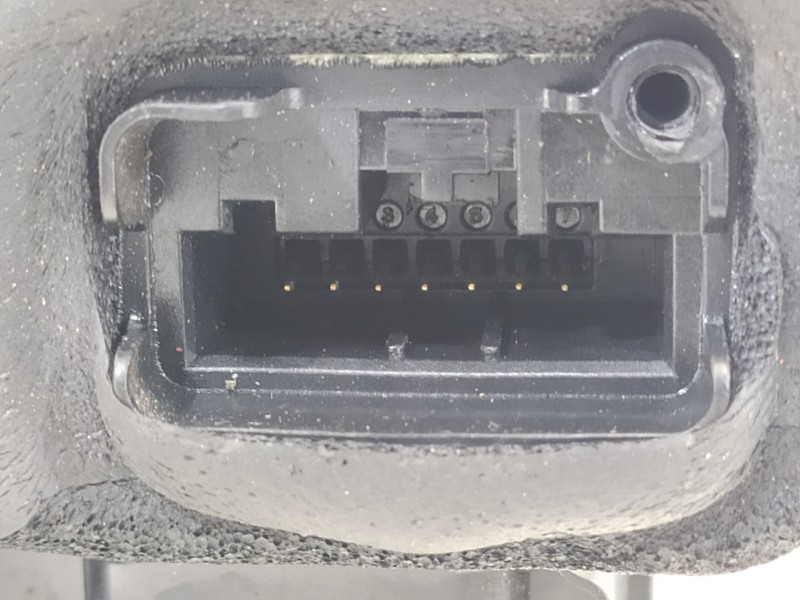 Recambio de cerradura puerta trasera derecha para skoda fabia ambition referencia OEM IAM 6V0839016A  