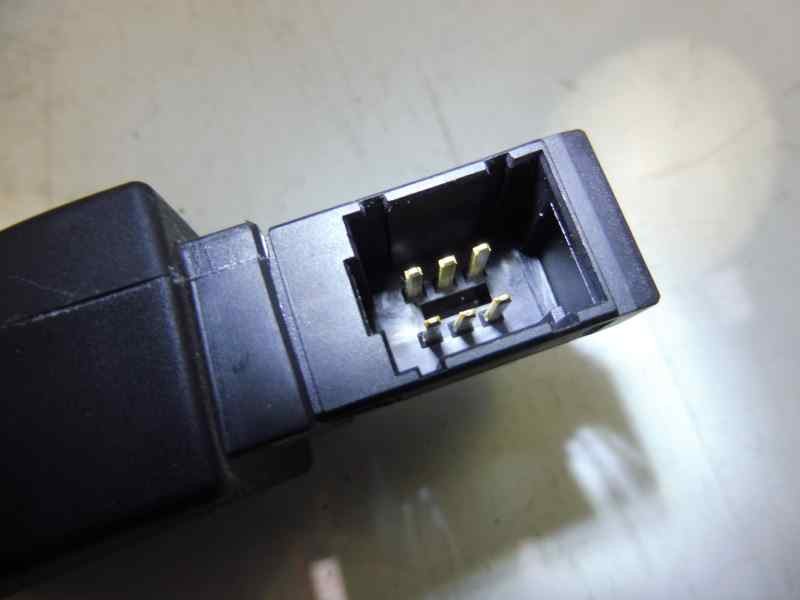 Recambio de mando multifuncion para dacia sandero stepway referencia OEM IAM 255522448R  